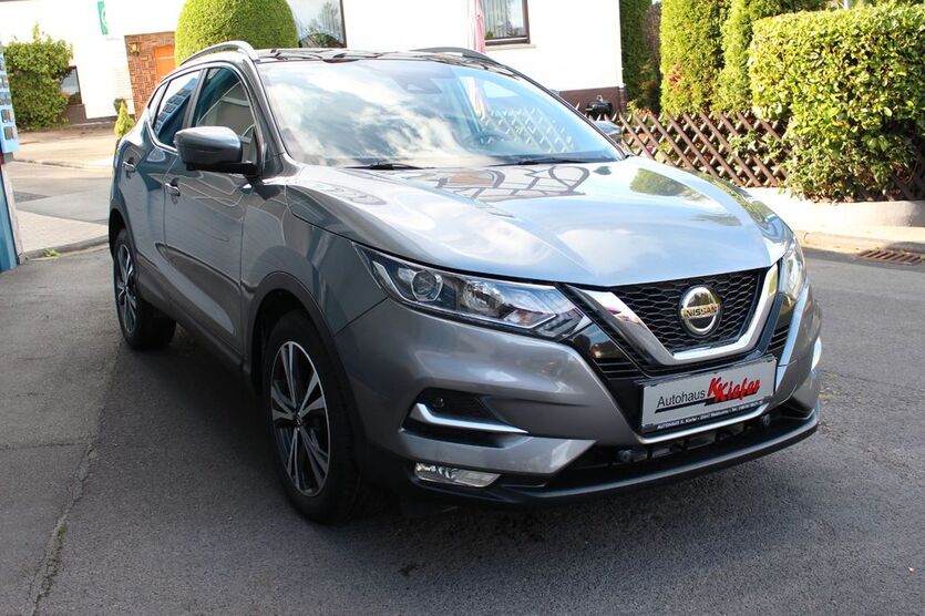 Nissan Qashqai 93.000 km 18.500 € Waldsolms-Kraftsolms 35647