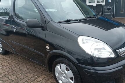 Toyota Yaris 163.000 km 2.490 &euro; Saarlouis 66740