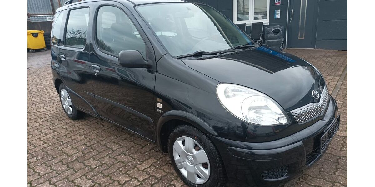 Toyota Yaris 163.000 km 2.490 &euro; Saarlouis 66740