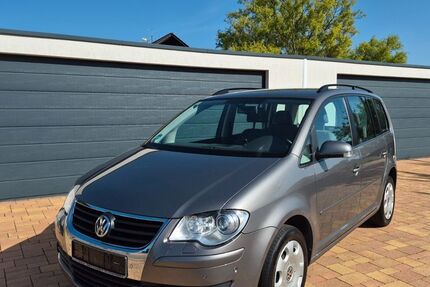 VW Touran 304.000 km 2.999 &euro; Egenhausen 72227