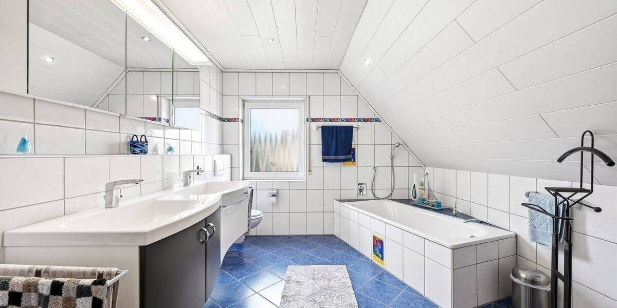 Einfamilienhaus Eppingen-Adelshofen Adelshofen - 5 Zimmer, 129 m&sup2;, 395.000&euro; | Angebot:26730834