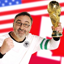 Uwe Spinder: Da lacht der Fußball - Das WM-Special 17.07.2026 Kabarett-Theater Distel Berlin