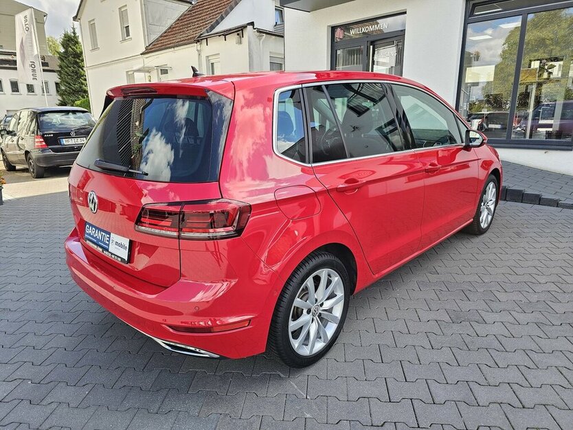 VW Golf Sportsvan 1.5 TSI Highline NAVI LED AHK ACC 128.150 km 17.790 € Löhne 32584