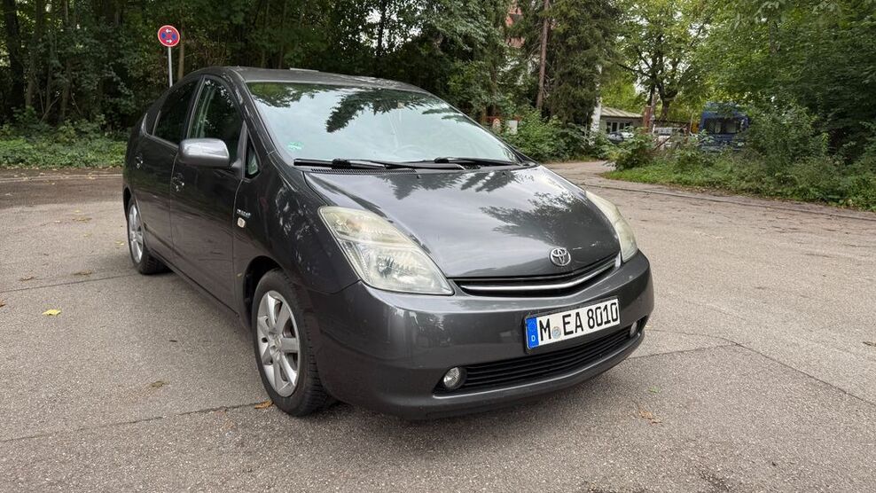 Toyota Prius 148.500 km 6.500 € München 81929
