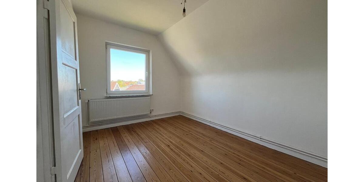 Dachgeschoßwohnung Eutin - 2 Zimmer, 36 m&sup2;, 420&euro; | Angebot:26412532