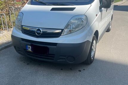 Opel Vivaro 190.000 km 10.500 &euro; München 81539