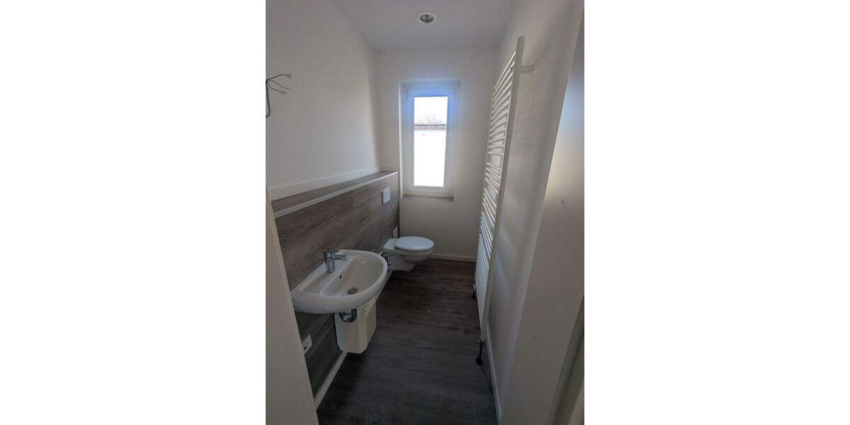 Gewerbeobjekt Eisenberg - 9 Zimmer, 440 m&sup2;, 2.420&euro; | Angebot:24250257