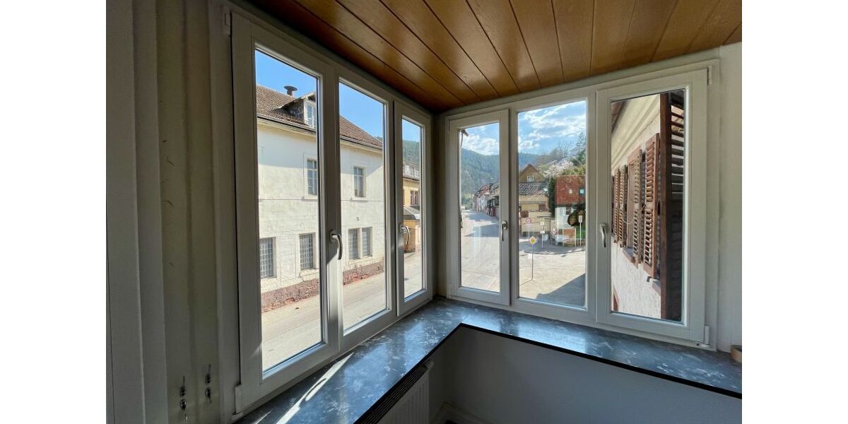 Provisionsfrei* Wunderschöne, komplett renovierte 140qm Altbauwohnung nahe Neustadt mit Garten - 5- Frankeneck bei Neustadt | Angebot:25908495