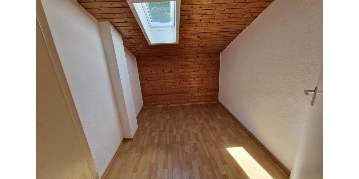 Dachgeschoßwohnung Steinheim am Albuch - 2.5 Zimmer, 65 m&sup2;, 695&euro; | Angebot:25592101