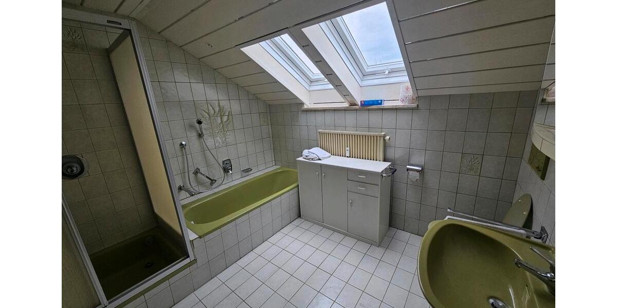 Dachgeschoßwohnung Stetten - 7 Zimmer, 99 m&sup2;, 275.000&euro; | Angebot:26223959