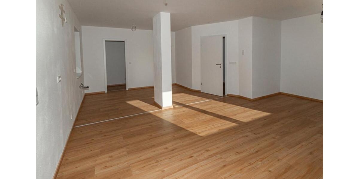 Erdgeschoßwohnung Freystadt - 4 Zimmer, 113 m&sup2;, 1.450&euro; | Angebot:26167165