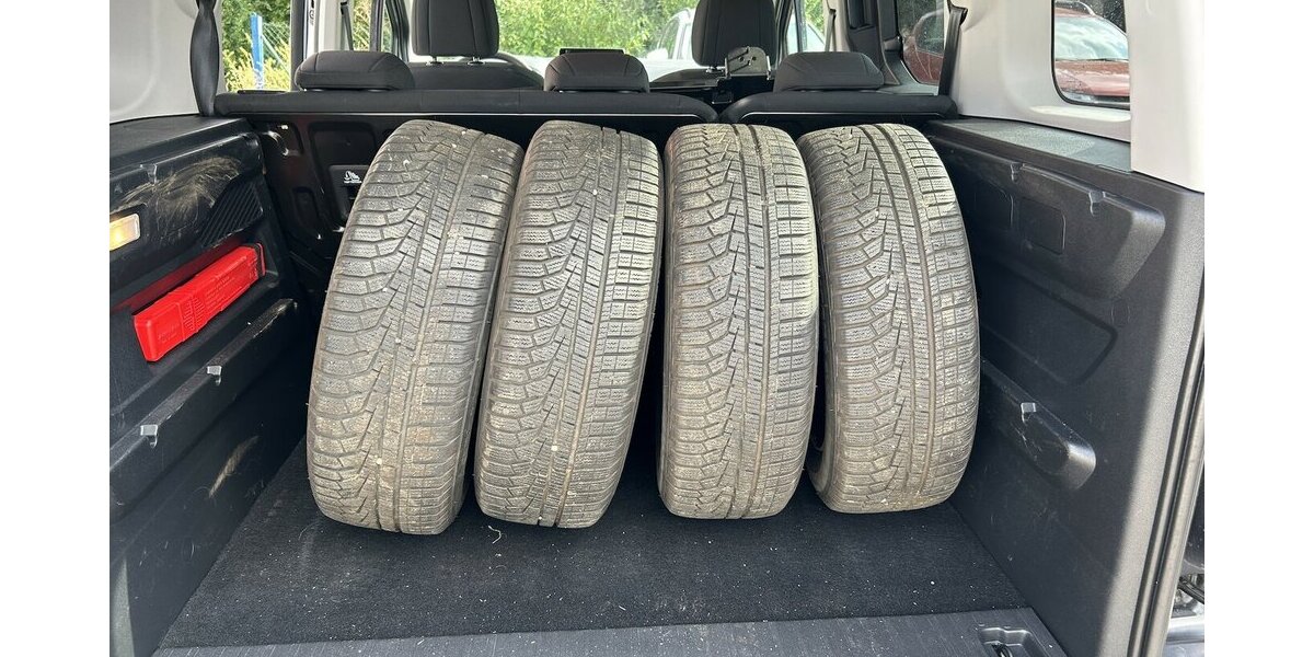 Opel Combo 1.2i Edition 1.HAND Tempomat DAB PDC 54.200 km 15.500 &euro; Altdorf 84032