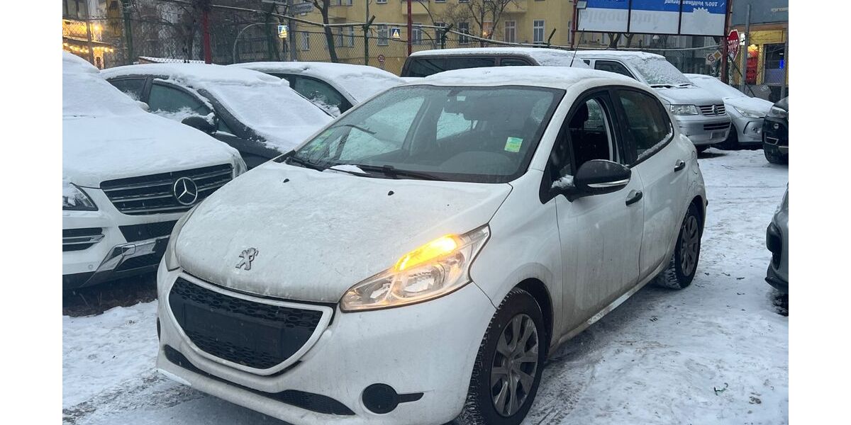 Peugeot 208 105.000 km 3.299 &euro; BERLIN 13409