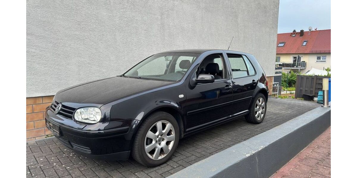 VW Golf 197.000 km 2.100 &euro; Flörsheim 65439