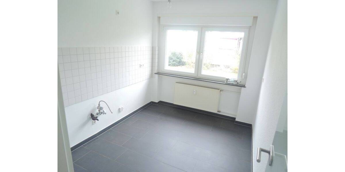 Renovierte und helle Erdgeschosswohnung mit Balkon in stadtnaher Wohnlage 2 zimmer