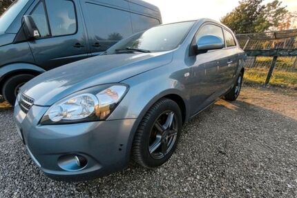 Kia ceed / Ceed 155.000 km 2.900 &euro; Bordelum 25852