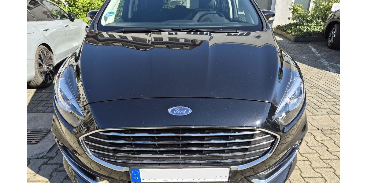 Ford S-Max 92.420 km 23.300 &euro; Dresden 01067