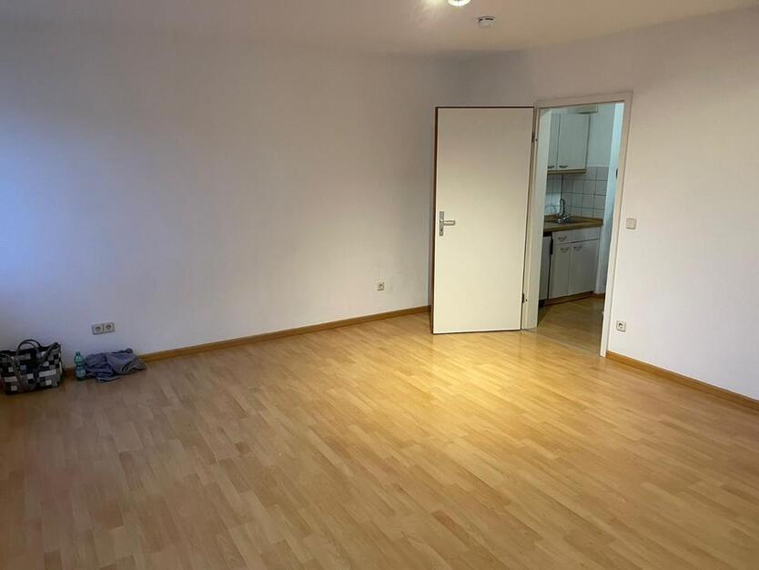 Helle und möblierte 1-Zimmer-Wohnung nahe U-Bahn Jakobinenstraße zimmer