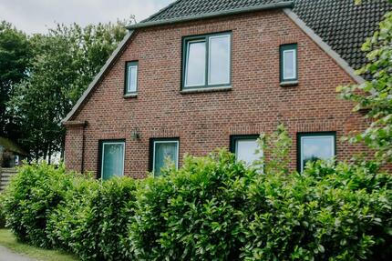 vielseitig nutzbares, modernisiertes Haus mit großem Grundstück zimmer