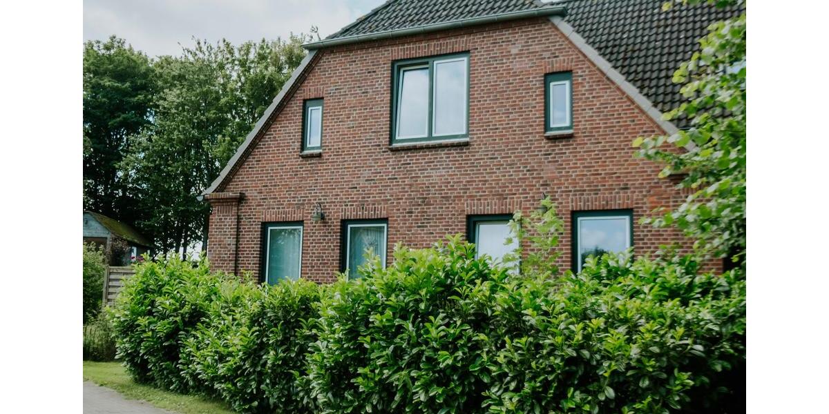 vielseitig nutzbares, modernisiertes Haus mit großem Grundstück zimmer