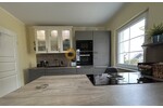 Walmdachhaus mit Einliegerwohnung, Doppelgarage, Bj. 2020, Salzwasserpool mit Gegenstromanlage - Einfamilienhaus Geisenhausen Geisenhausen | Angebot:26914490