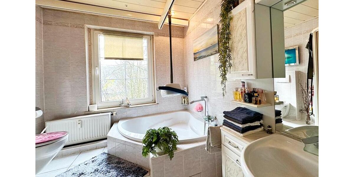 Villa Schmalkalden - 14 Zimmer, 290 m&sup2;, 249.000&euro; | Angebot:27044464