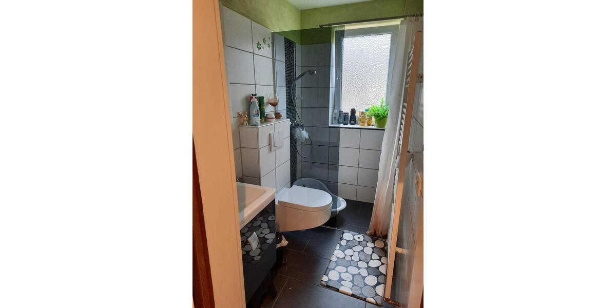 Erdgeschoßwohnung Bad Arolsen - 6 Zimmer, 140 m&sup2;, 1.600&euro; | Angebot:26648470