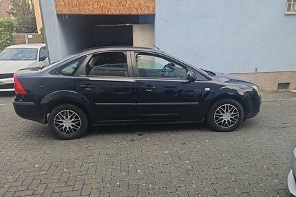 Ford Focus 130.000 km 2.450 € Rüsselsheim 65428