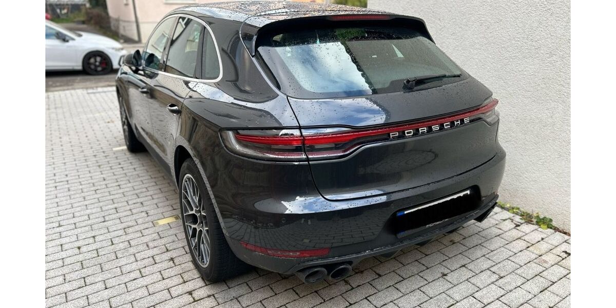 Porsche Macan 90.600 km 44.700 &euro; Stuttgart 70469