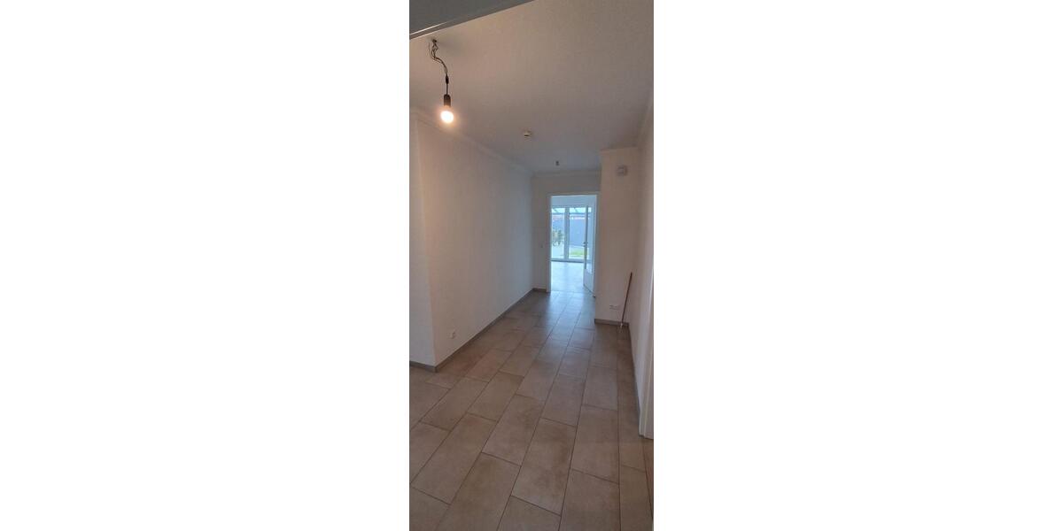 Bungalow Zetel - 3 Zimmer, 100 m&sup2;, 995&euro; | Angebot:25049152