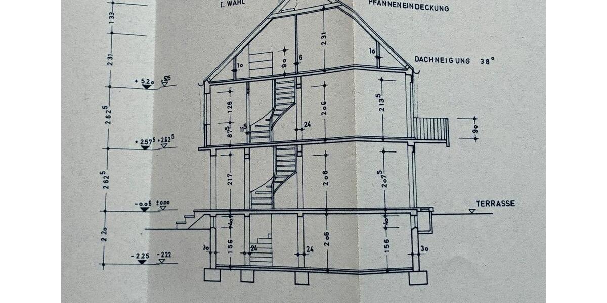 Reihenhaus Naila - 6 Zimmer, 140 m&sup2;, 160.000&euro; | Angebot:26321959
