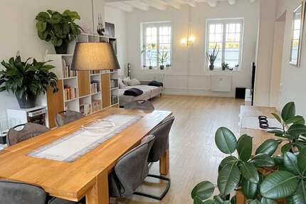 Haus zum Mieten in Jüchen 1.584 € 144 m² 3 zimmer