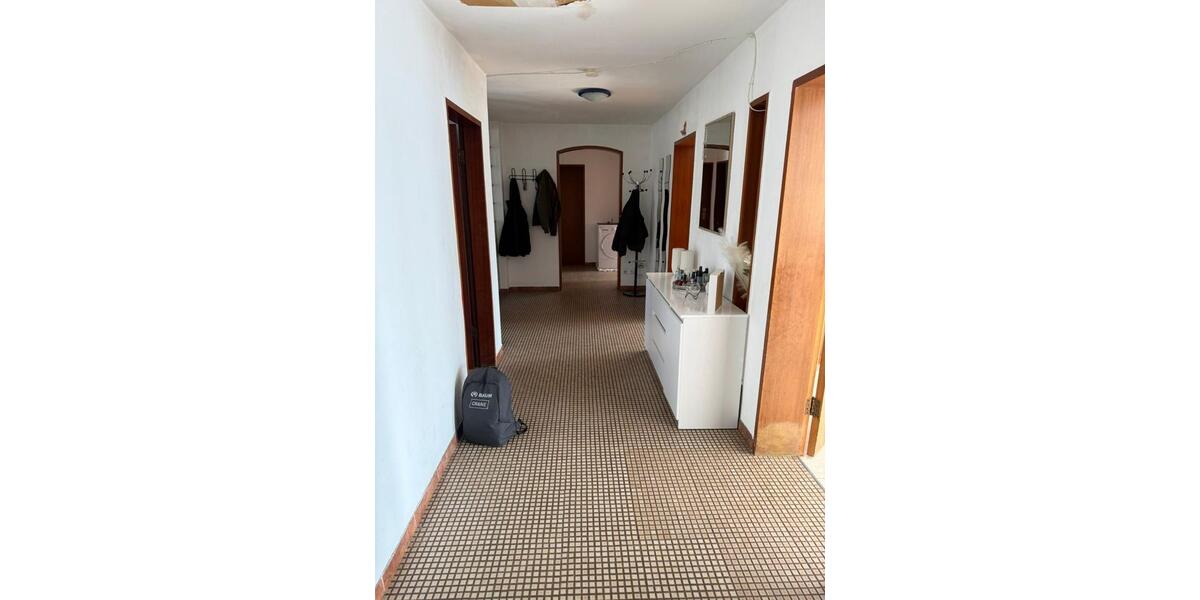 Etagenwohnung Pforzheim Nordstadt - 4 Zimmer, 150 m&sup2;, 1.200&euro; | Angebot:25329963