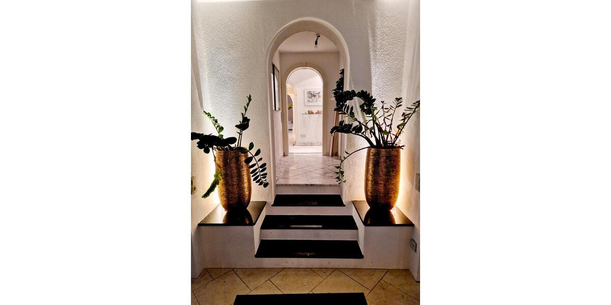 Villa Friedberg - 9 Zimmer, 350 m&sup2;, 1.825.000&euro; | Angebot:26701134