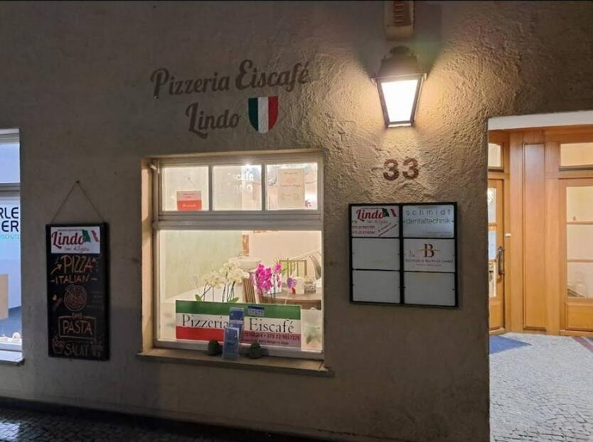 Ladenfläche | Büro | Praxis | Unterrichts- Schulungsraum Zentral zimmer