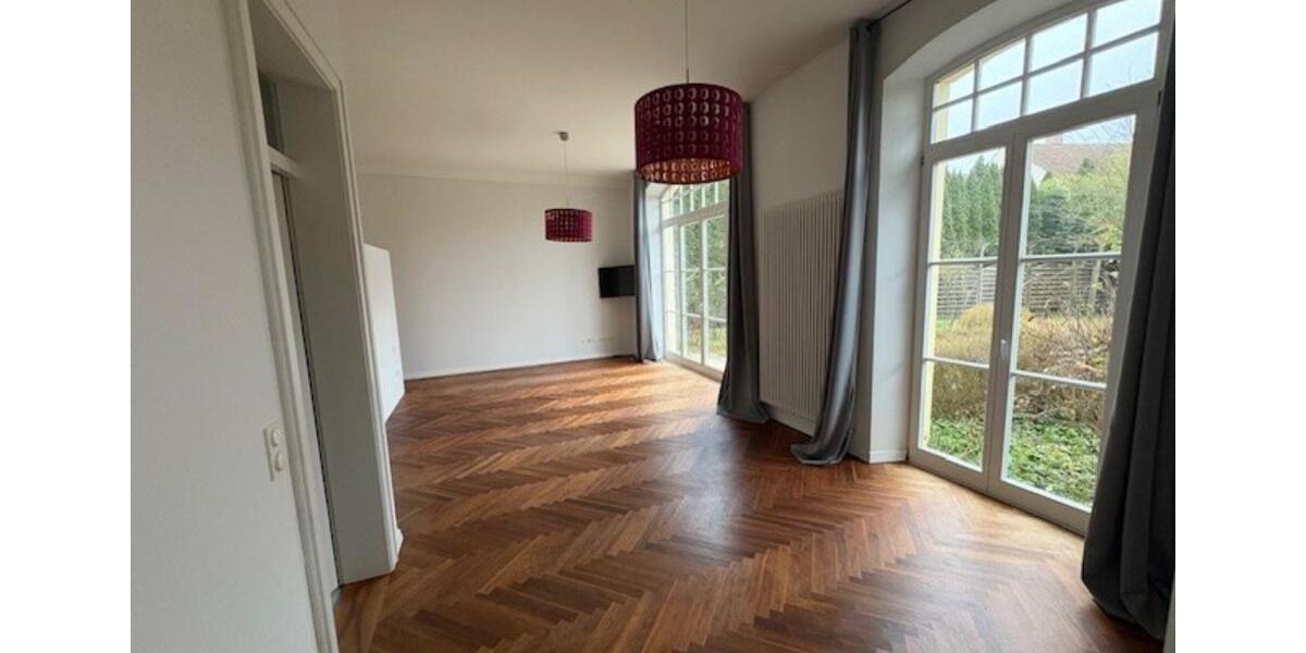 helle und geräumige 2-Zimmer Wohnung ca 140 qm 2 zimmer