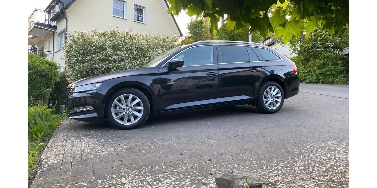 Skoda Superb 101.500 km 20.900 &euro; Lennestadt 57368