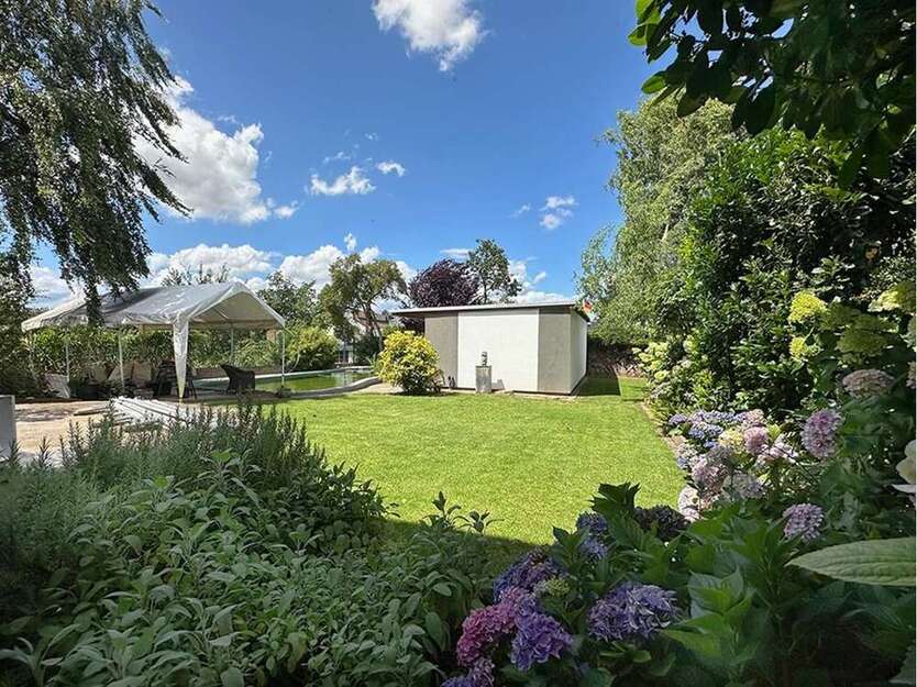 Haus zum Kaufen in Bad Vilbel 1.485.000 € 306 m²