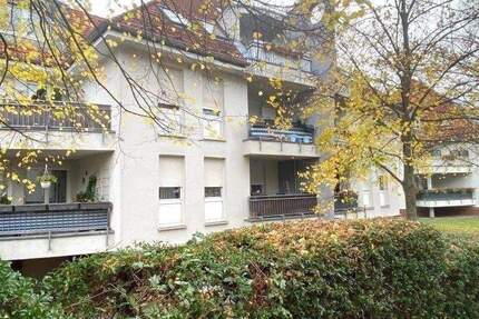 Nähe Rennbahn Bezugsfreie Wohnung mit Terrasse, Marmorbad + G-WC (auch für Anleger) 3 zimmer