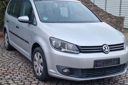 VW Touran 171.419 km 7.999 &euro; Siebenlehn Großschirma 09603