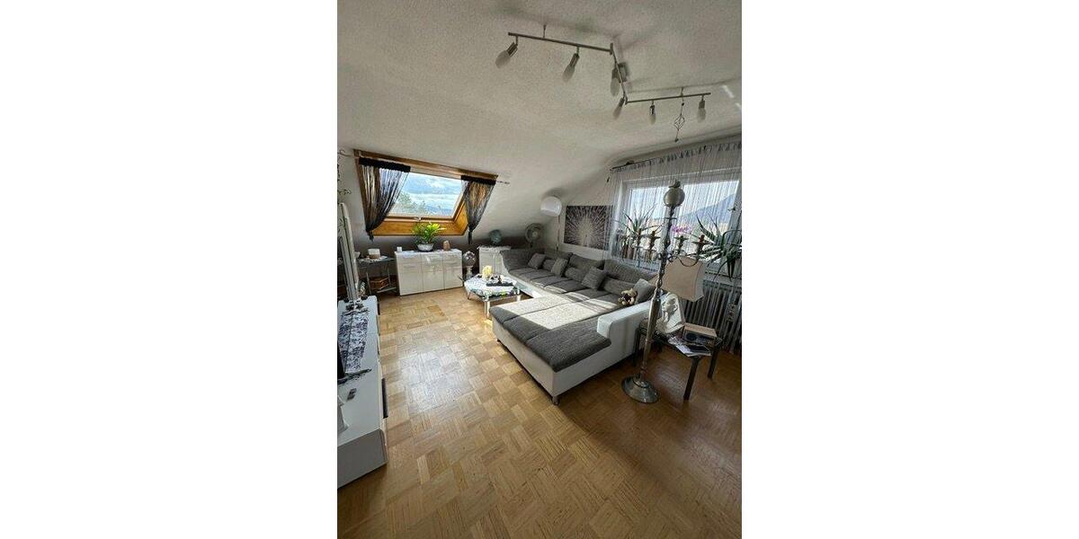 Dachgeschoßwohnung Singen (Hohentwiel) - 2 Zimmer, 47 m&sup2;, 128.000&euro; | Angebot:26606974