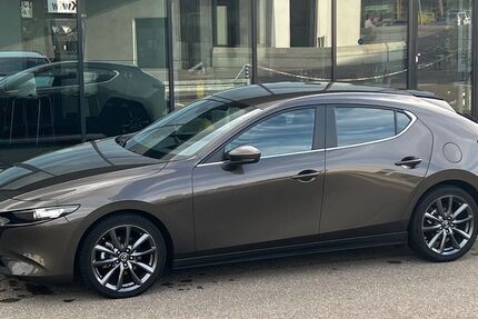 Mazda 3 43.000 km 17.250 € Laichingen 89150