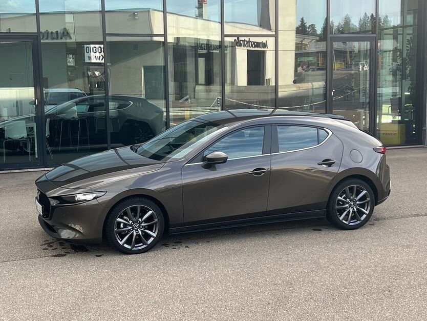 Mazda 3 43.000 km 17.250 € Laichingen 89150