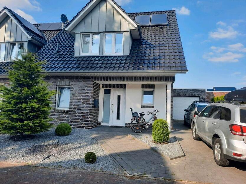 Eine schöne Haus zu verkaufen in Lindern