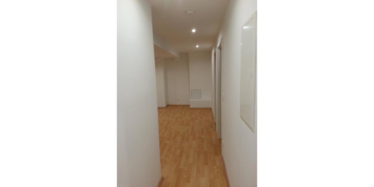 Dachgeschoßwohnung Neuss Furth-Mitte - 2 Zimmer, 50 m&sup2;, 550&euro; | Angebot:24573894