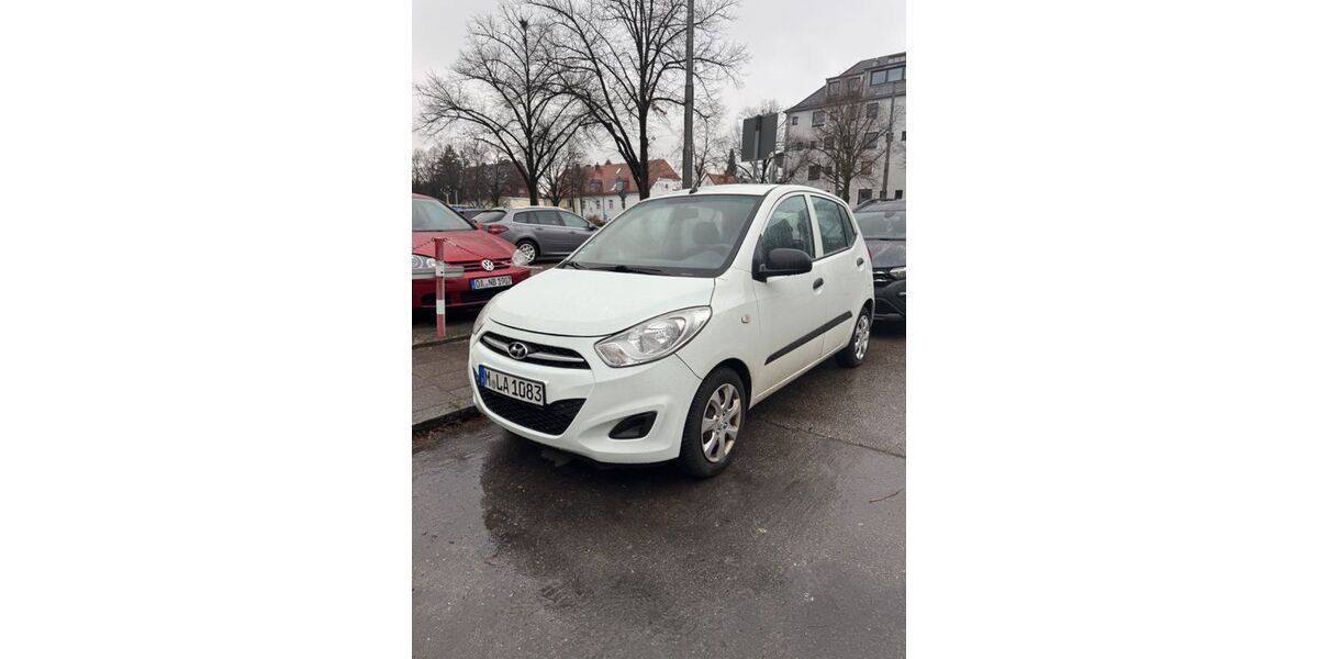 Hyundai i10 113.000 km 5.250 &euro; München 81371
