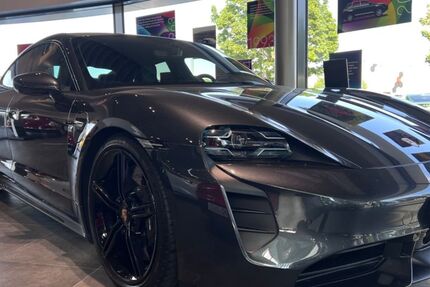 Porsche Taycan 8.251 km 127.500 € Lübeck 23554