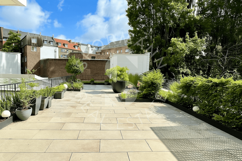 Wohnung zum Mieten in Düsseldorf 2.700 € 163 m² 3 zimmer