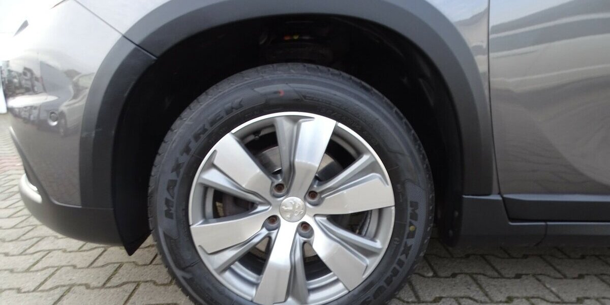 Peugeot 2008 1,2l Allure Einparkhilfe vorne + hinten, Klim 76.200 km 10.990 &euro; Rodgau 63110