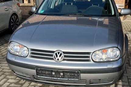 VW Golf 128.171 km 1.800 &euro; Neunkirchen-Seelscheid 53819